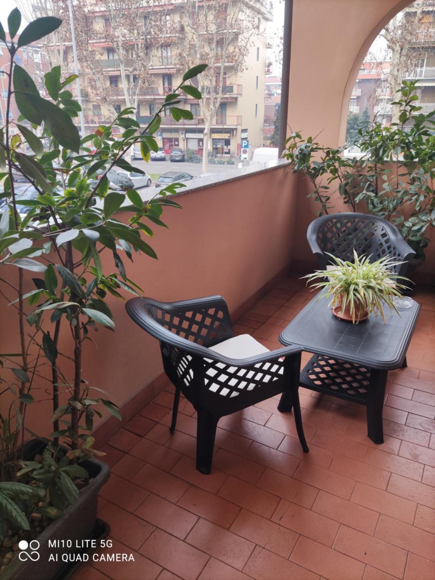 Hostal D'Annunzio House Cesano Boscone Exterior foto